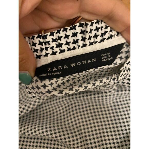 Zara Women's Black & White Houndstooth ruched Long-Sleeve Blouse size small - Picture 7 of 9